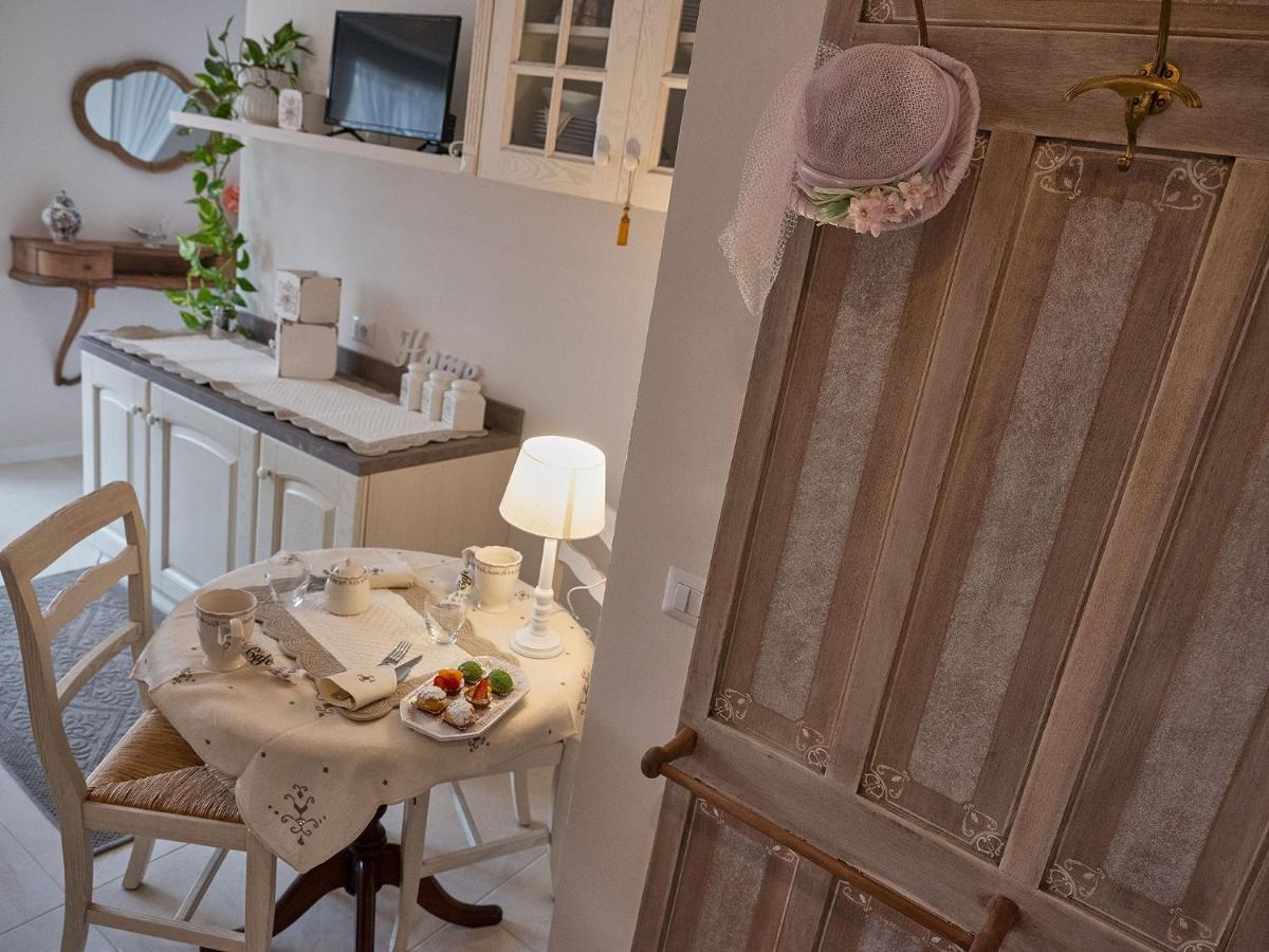 Ave Home Luino Esterno foto